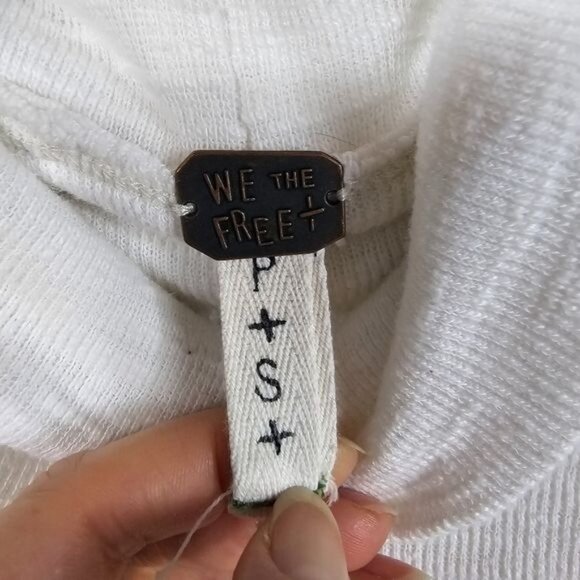 We The Free Split Back Turtleneck Sz S Exposed Seam Tunic White Boho Relaxed Fit - Picture 7 of 9